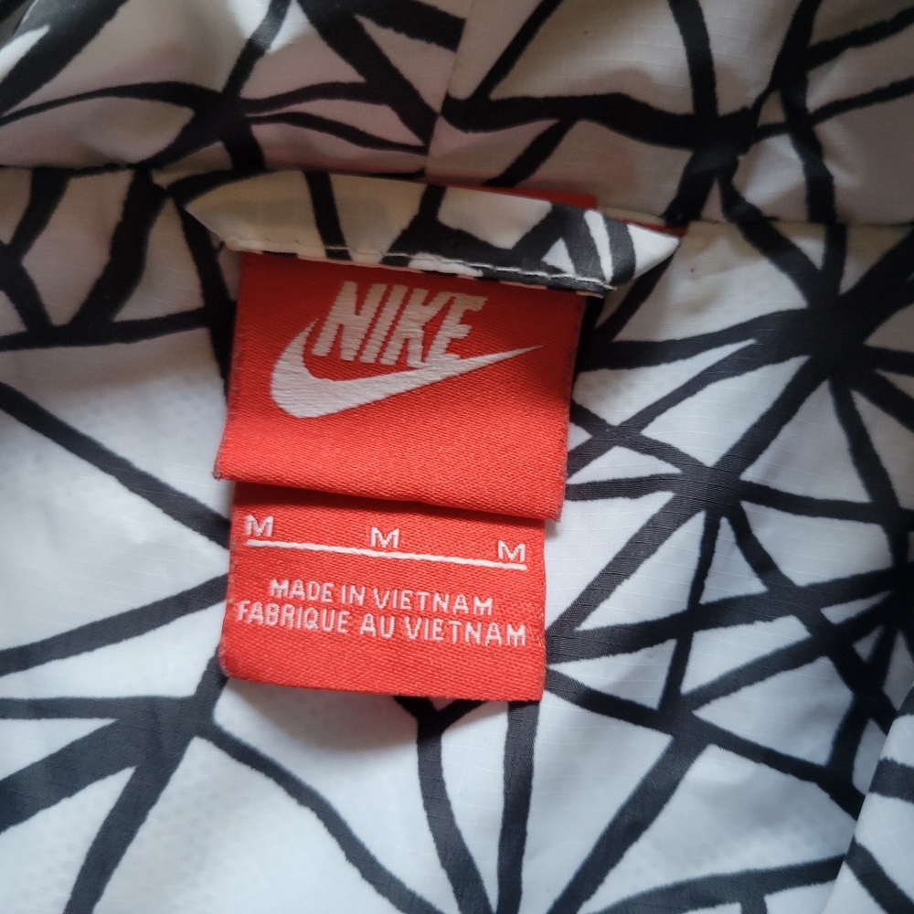 NIKE - Picture 4 of 4